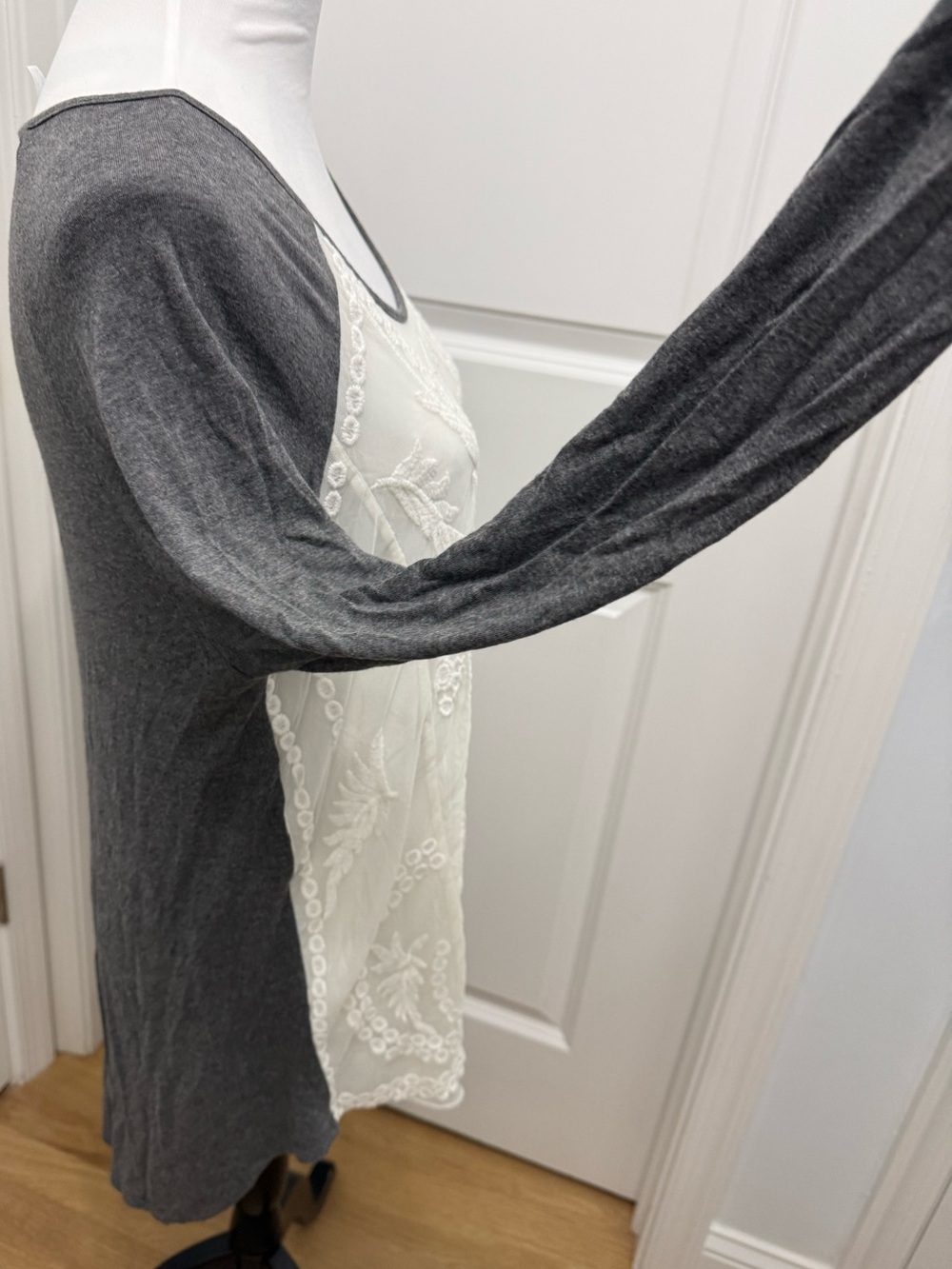 Venus Embroidered Layered Top - Picture 5 of 7